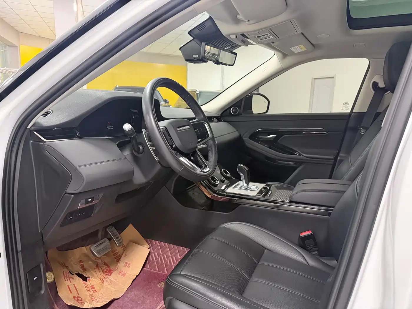Land Rover Range Rover Evoque 2021 Range Rover Evoque L 249PS R-Dynamic SE Luxury Edition фото 4