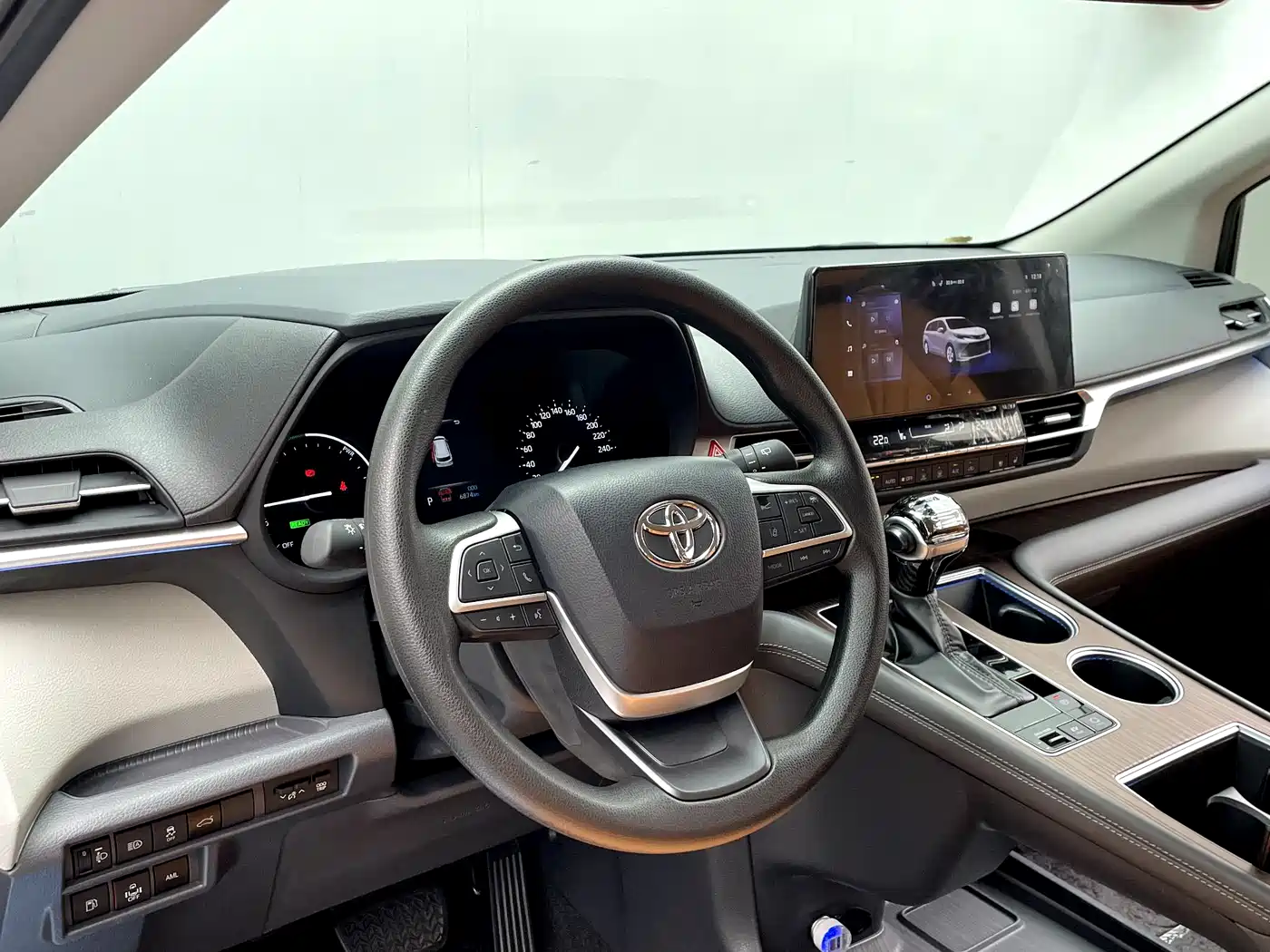 Toyota Sienna 2024 2.5L Hybrid Comfort Edition фото 26