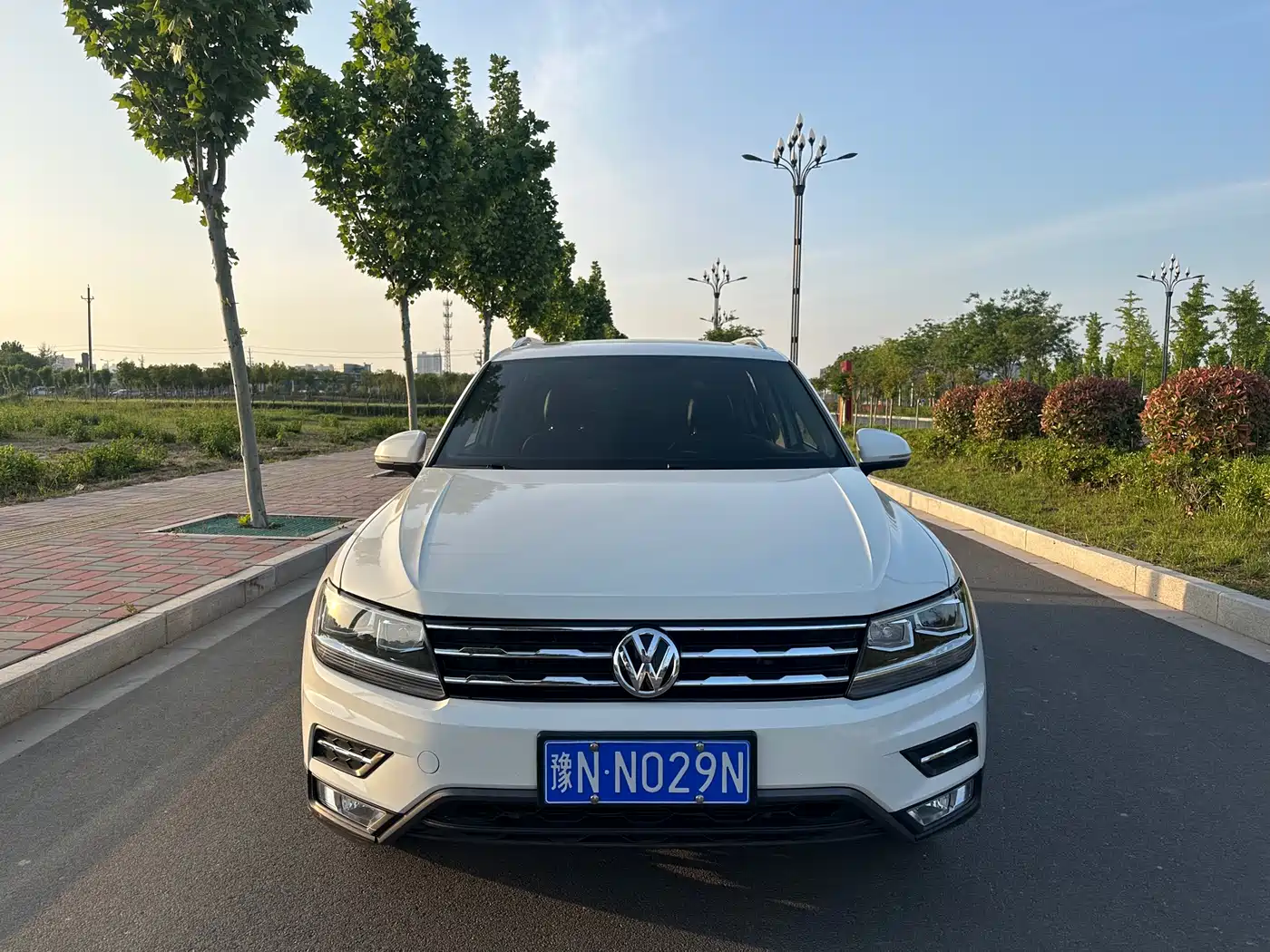 Volkswagen Tiguan L 2018 Facelift 330TSI Automatic 2WD Luxury Edition фото 3