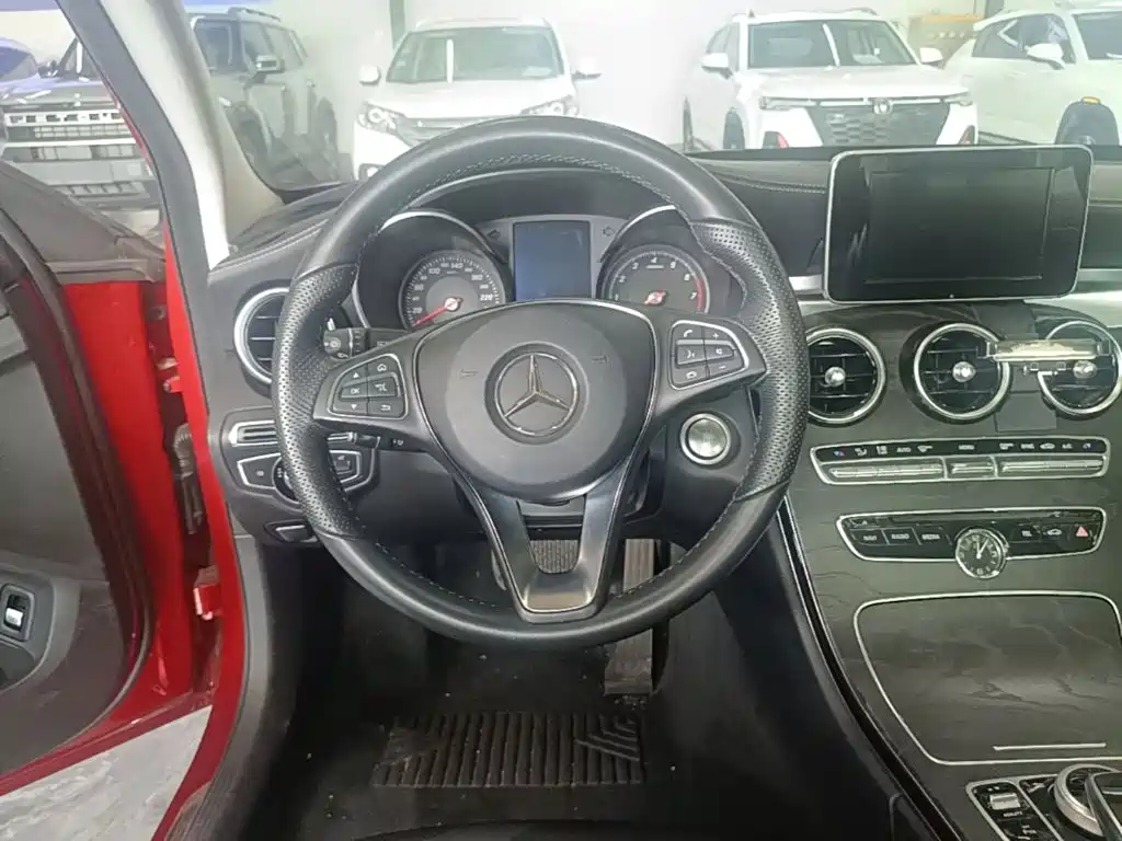 Фото 11 - Mercedes-Benz C-Class