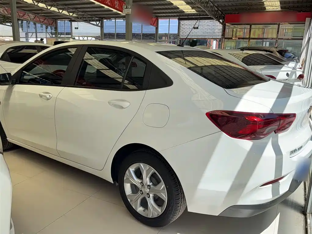 Chevrolet Cavalier 2020 325T Automatic Joy Edition фото 6