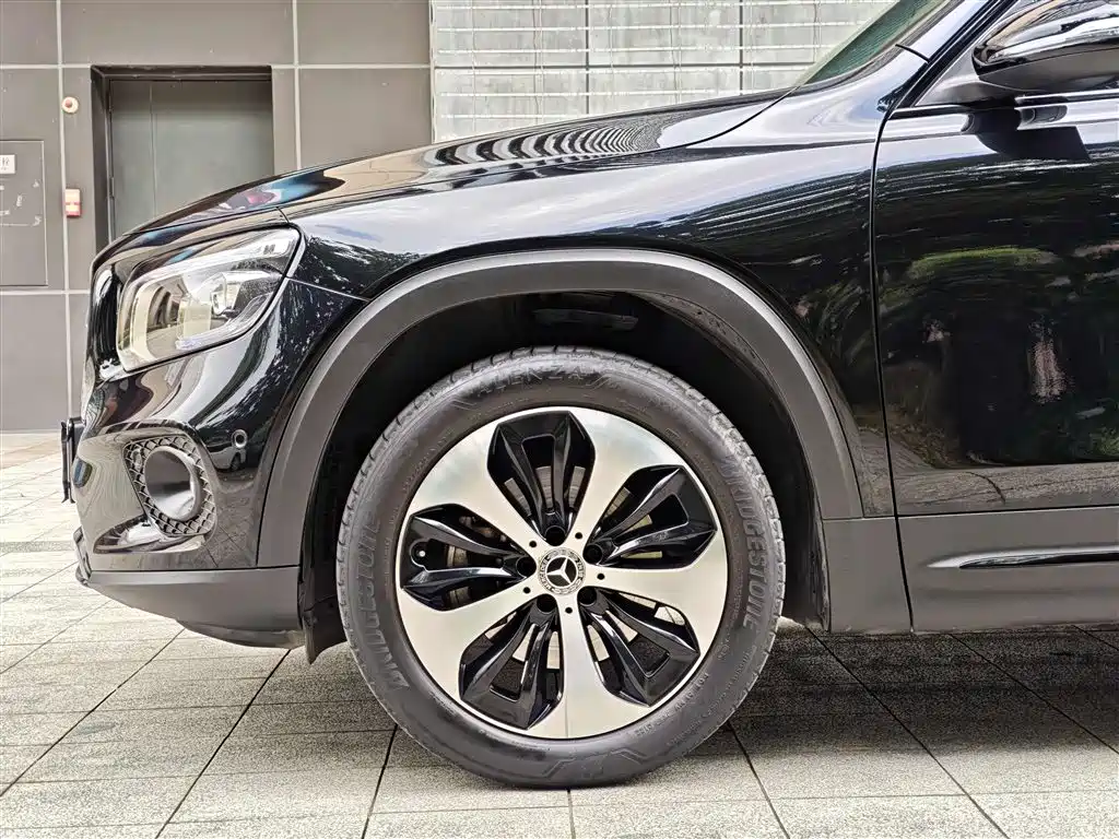 Mercedes-Benz GLB 2022 GLB 220 4MATIC фото 5
