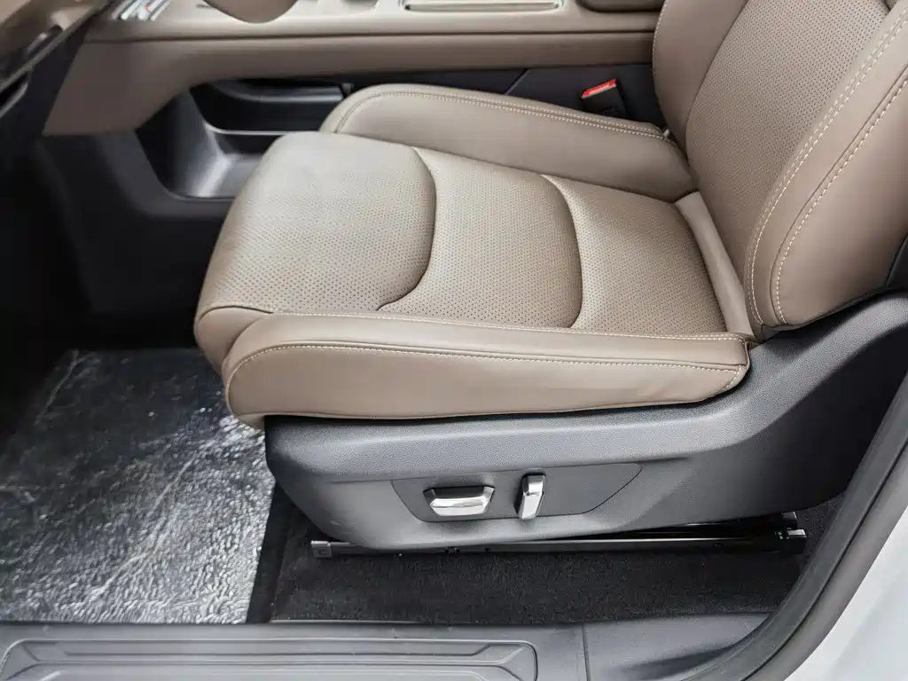 Фото 20 - Wuling Motors Starlight 560 NEV