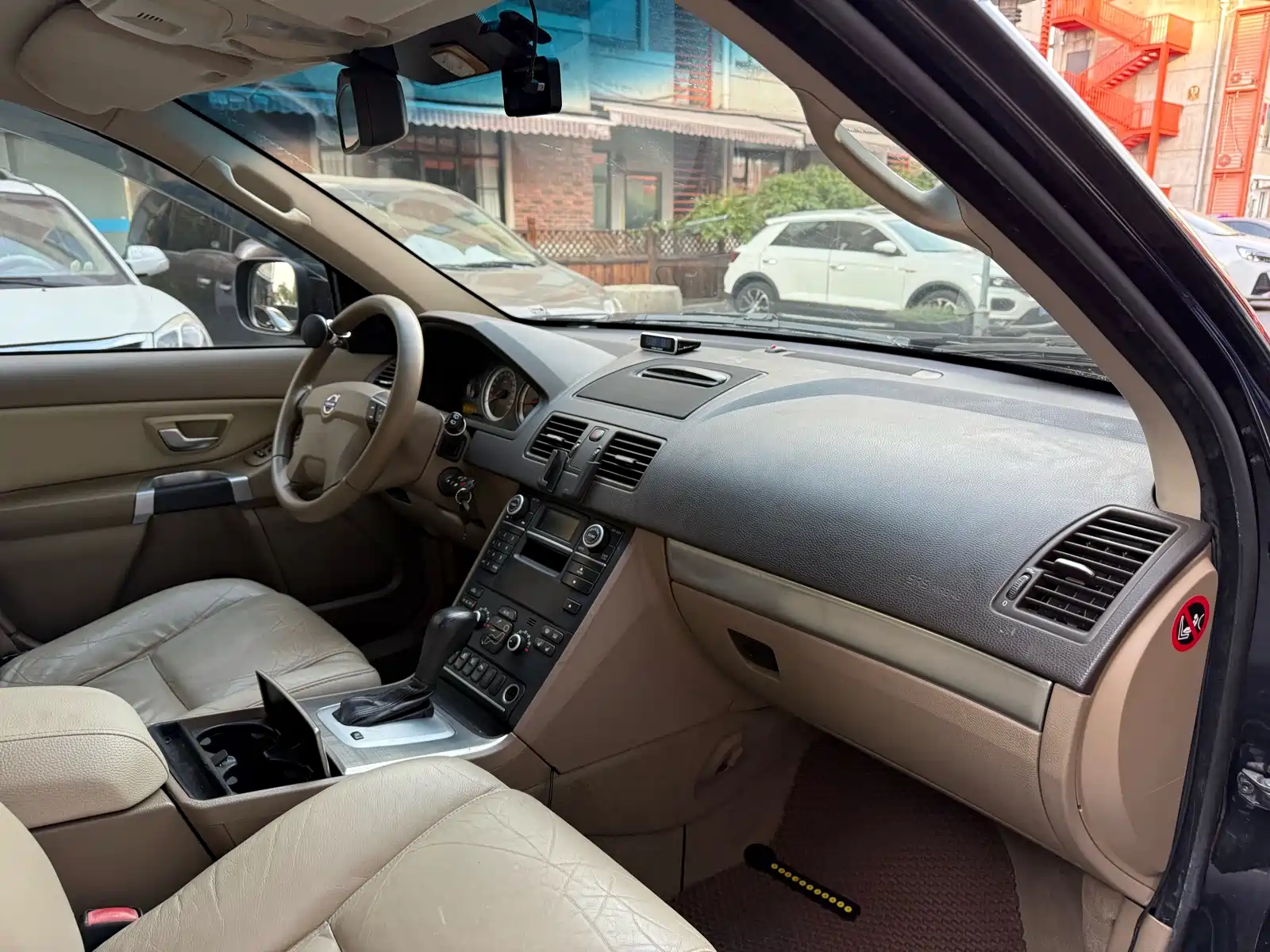 Photo 10 - Volvo XC90