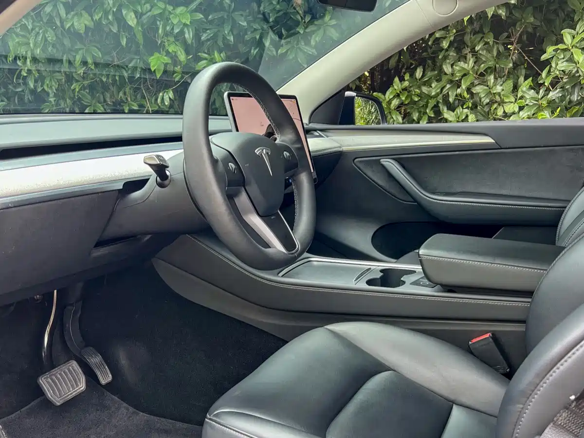Фото 9 - Tesla Model Y
