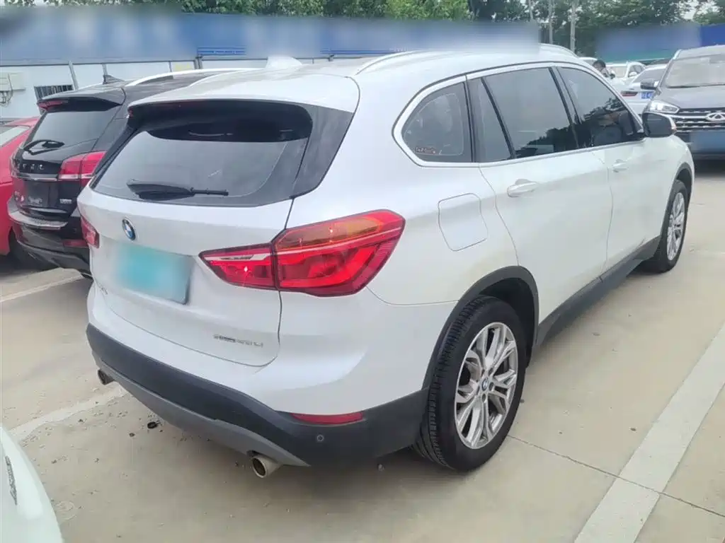 BMW X1 2018 sDrive20Li Leading Model фото 7