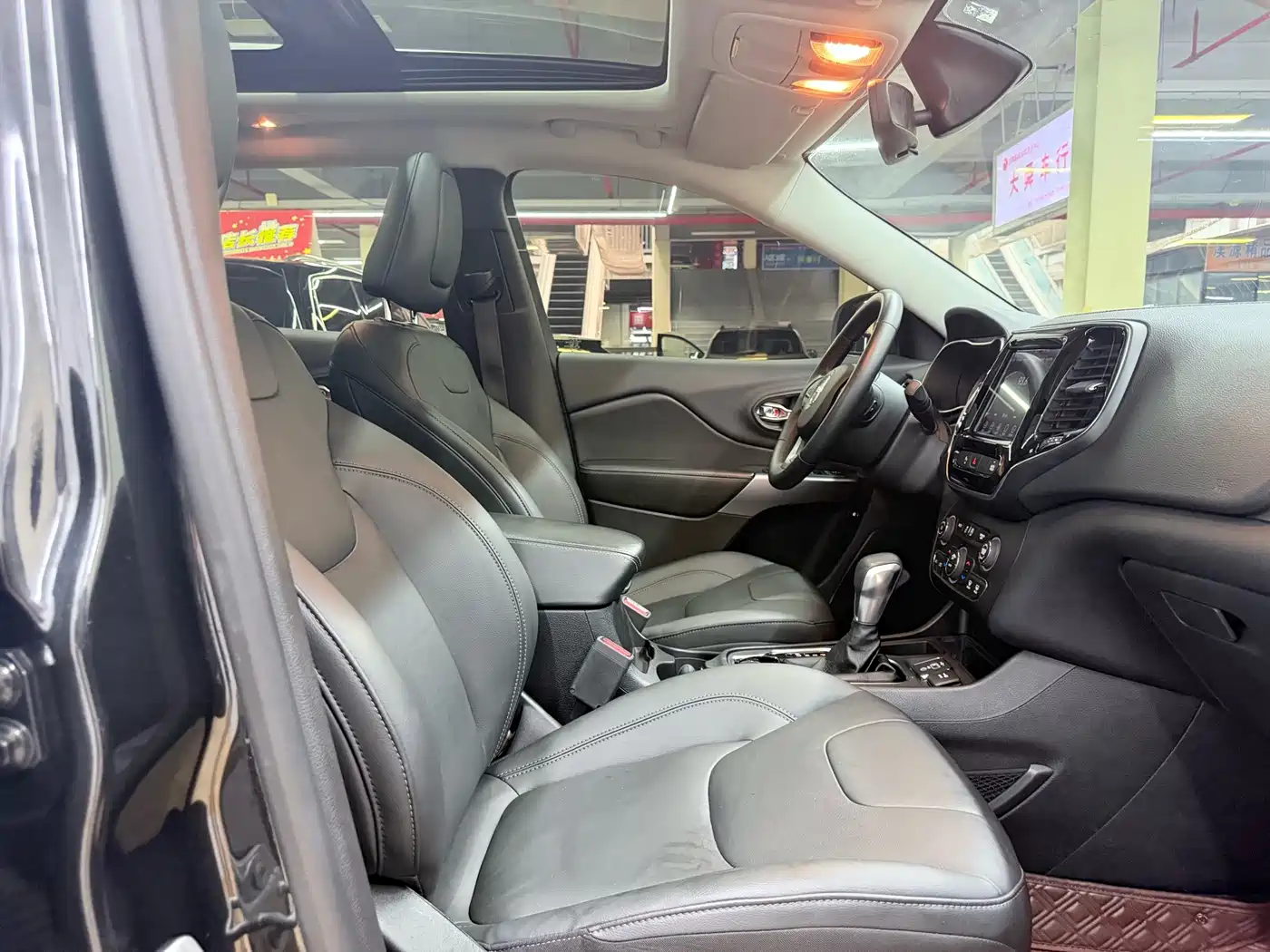 Jeep Cherokee 2021 2020 2.0T 2WD Leading Edition