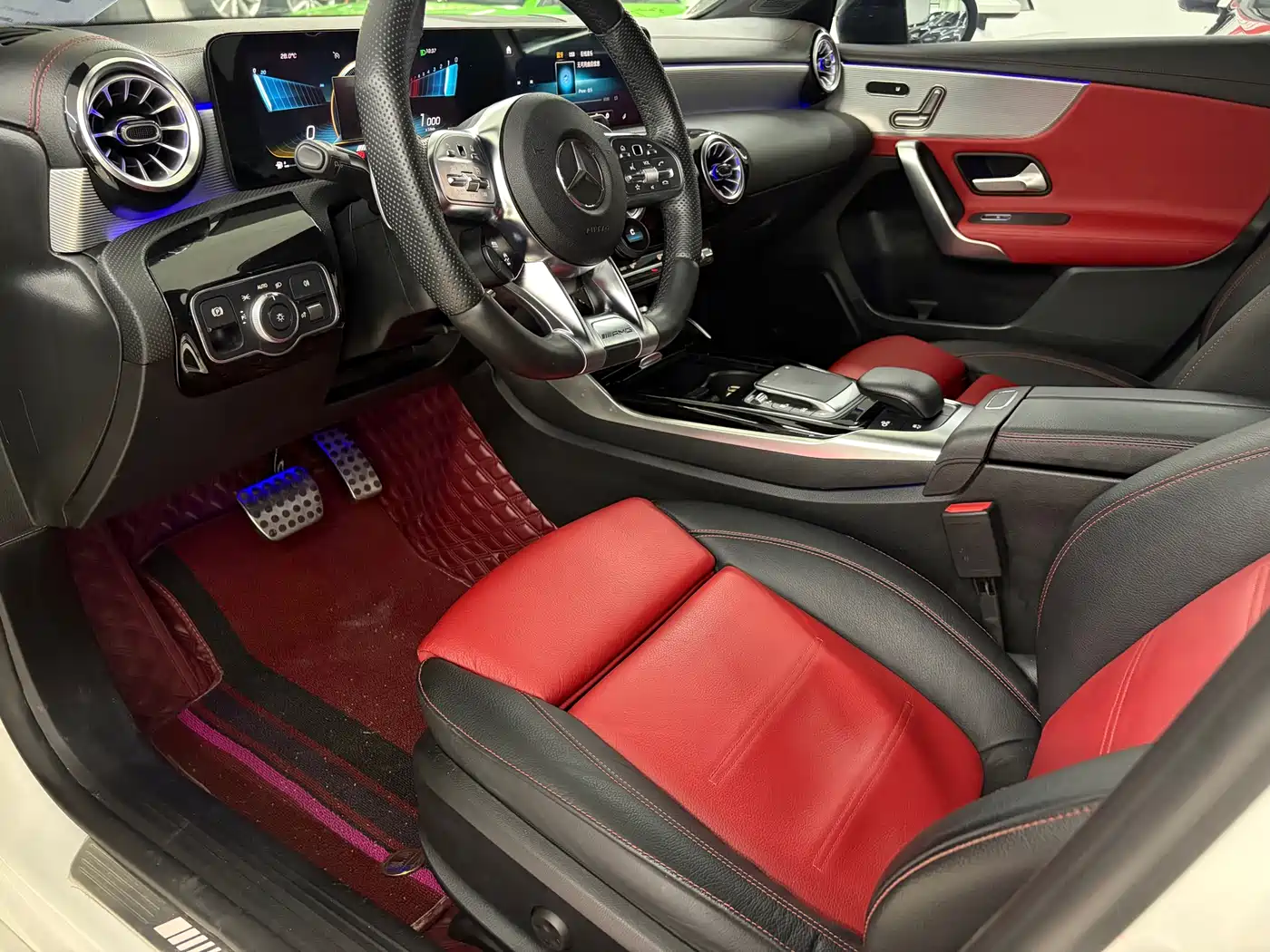 Mercedes-Benz A-Class AMG 2022 Model AMG A 35 L 4MATIC Blazing Night Special Edition фото 17