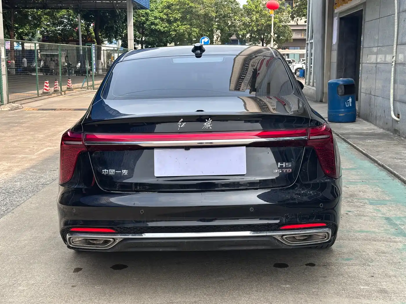 Hongqi H5 2024 1.5T DCT Smart Connect Flag Joy Edition фото 8