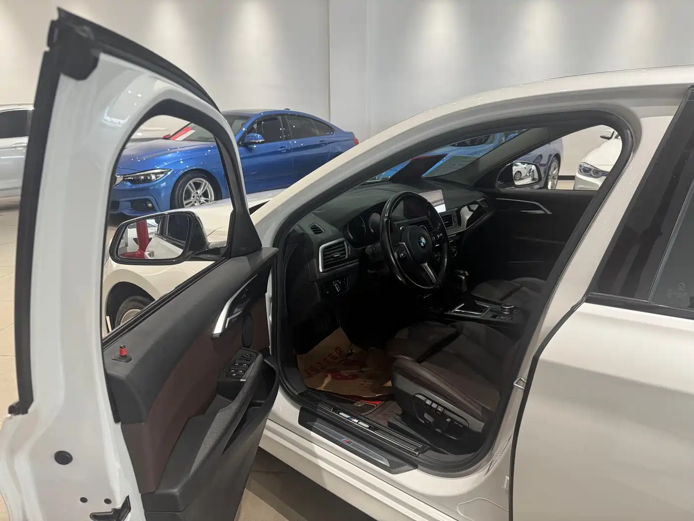 BMW 1 Series 2019 120i Leading M Sport Package фото 15