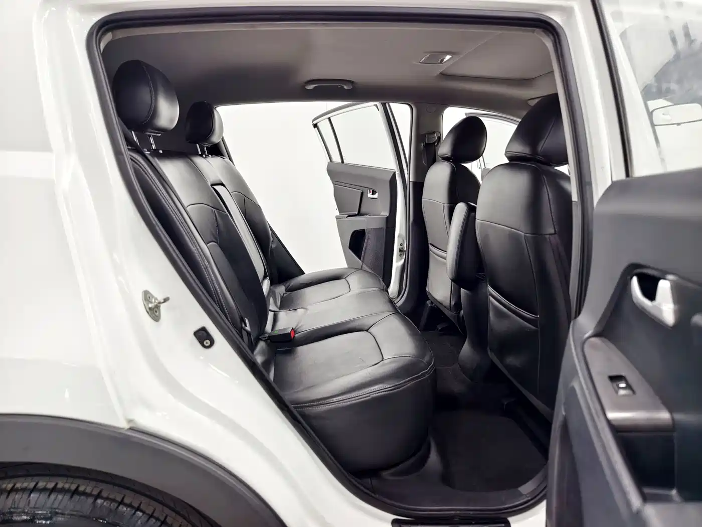 Kia Sportage 2015 2.0L Automatic 2WD GL фото 16
