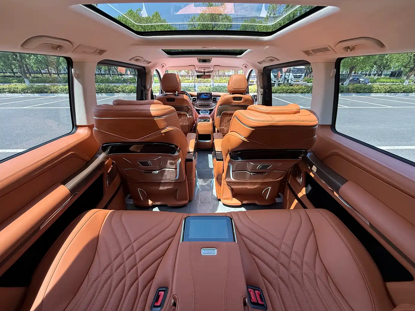 Mercedes-Benz V-Class 2022 V 260 L Long Wheelbase Luxury Edition фото 14