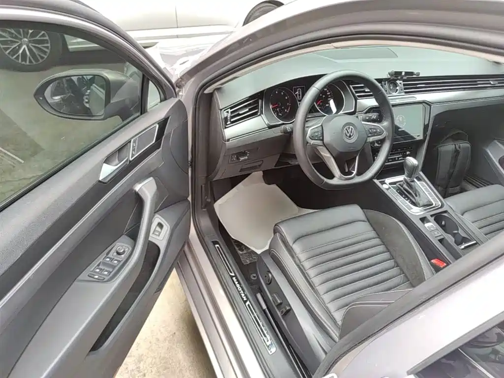Volkswagen Magotan 2020 330TSI DSG Leading фото 16