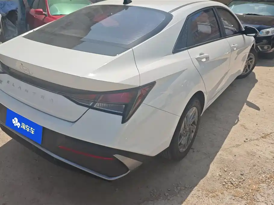 MODERN ELANTRA