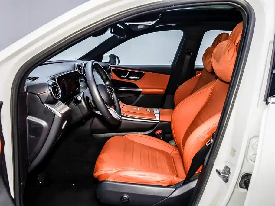 Photo 9 - Mercedes-Benz GLC