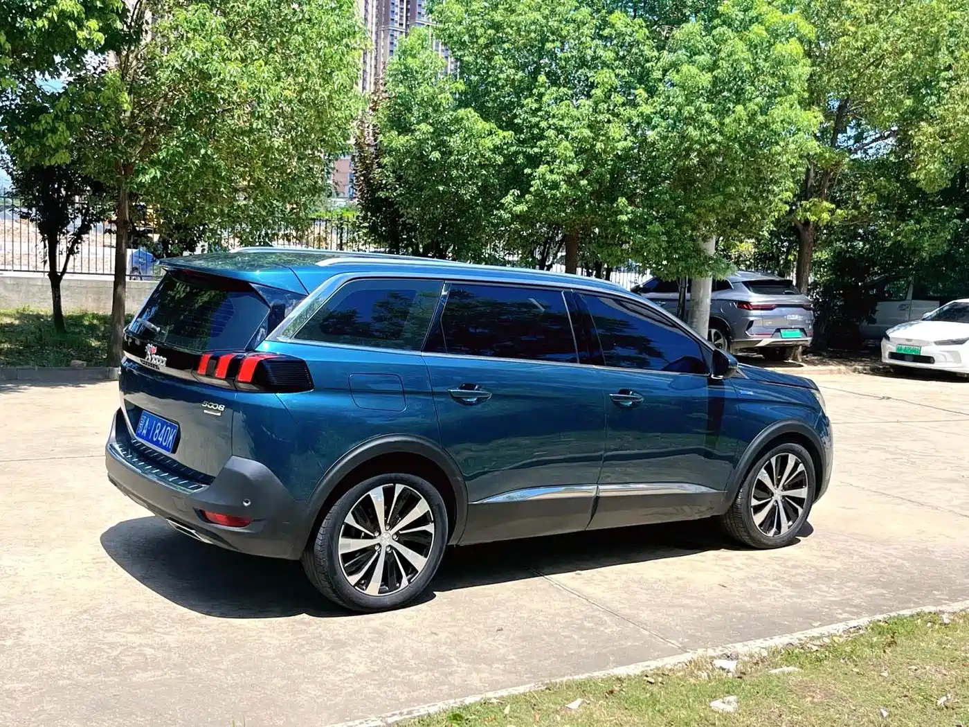 Peugeot 5008 2017 380THP 7-seat Luxury Edition фото 6