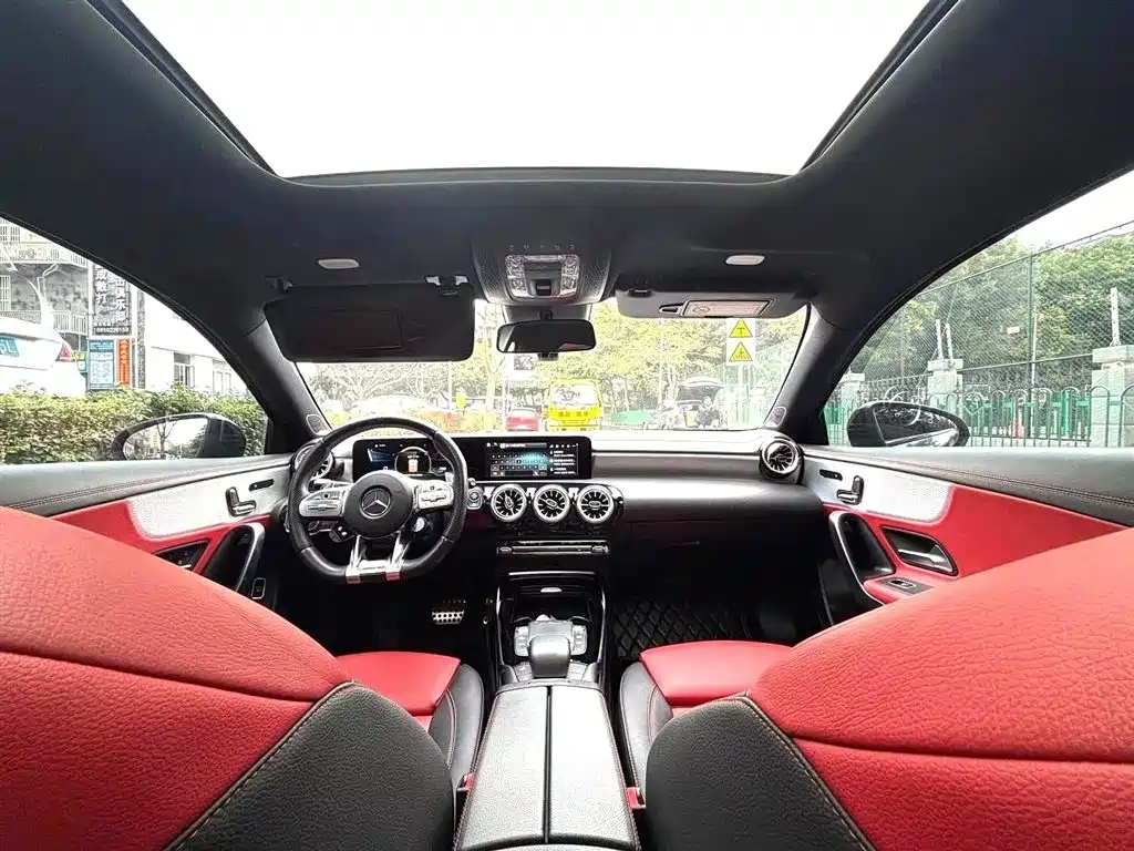 Mercedes-Benz A-Class AMG 2022 AMG A 35 L 4MATIC фото 4