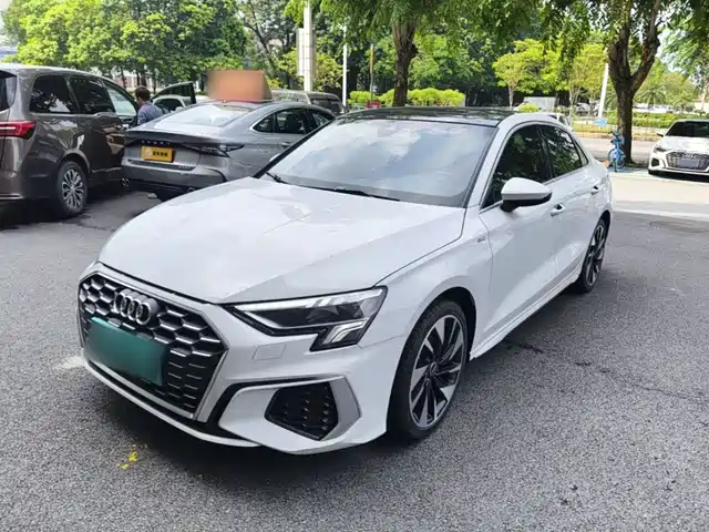 Audi A3 A3L Limousine 35 TFSI, Стиль Спорт