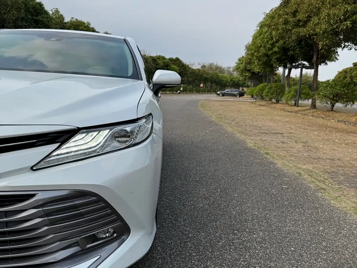Toyota Camry 2018 2.0G Luxury Edition фото 17