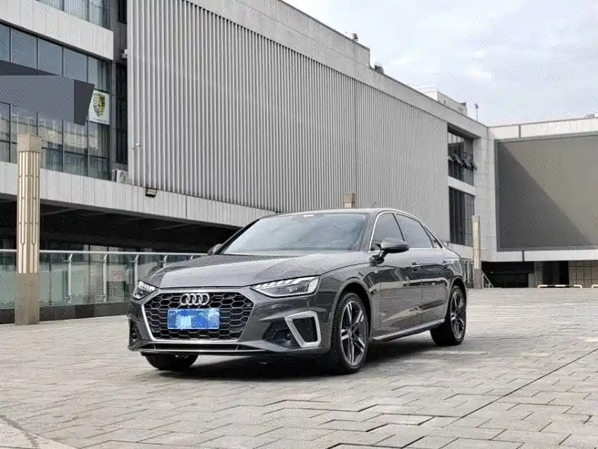 Фото 1 - Audi A4L