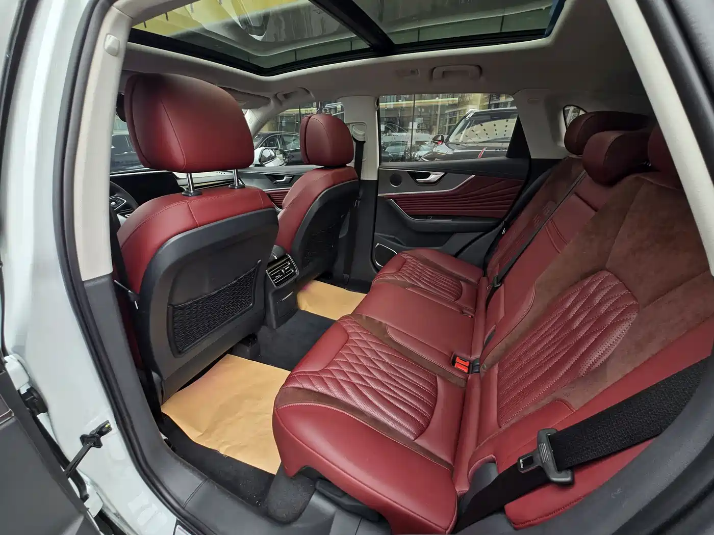 Hongqi HS5 2023 2.0T 4WD Flag Leader Pro фото 14