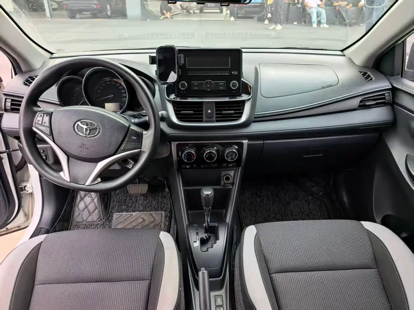 TOYOTA YARIS L ZHIXUAN