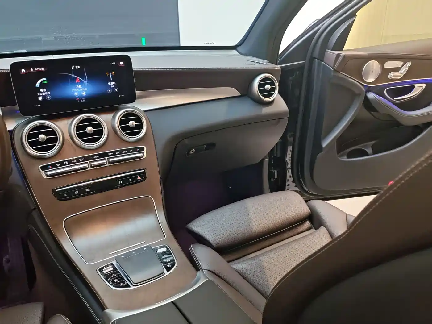 Mercedes-Benz GLC 2020 GLC 260 L 4MATIC Luxury фото 15