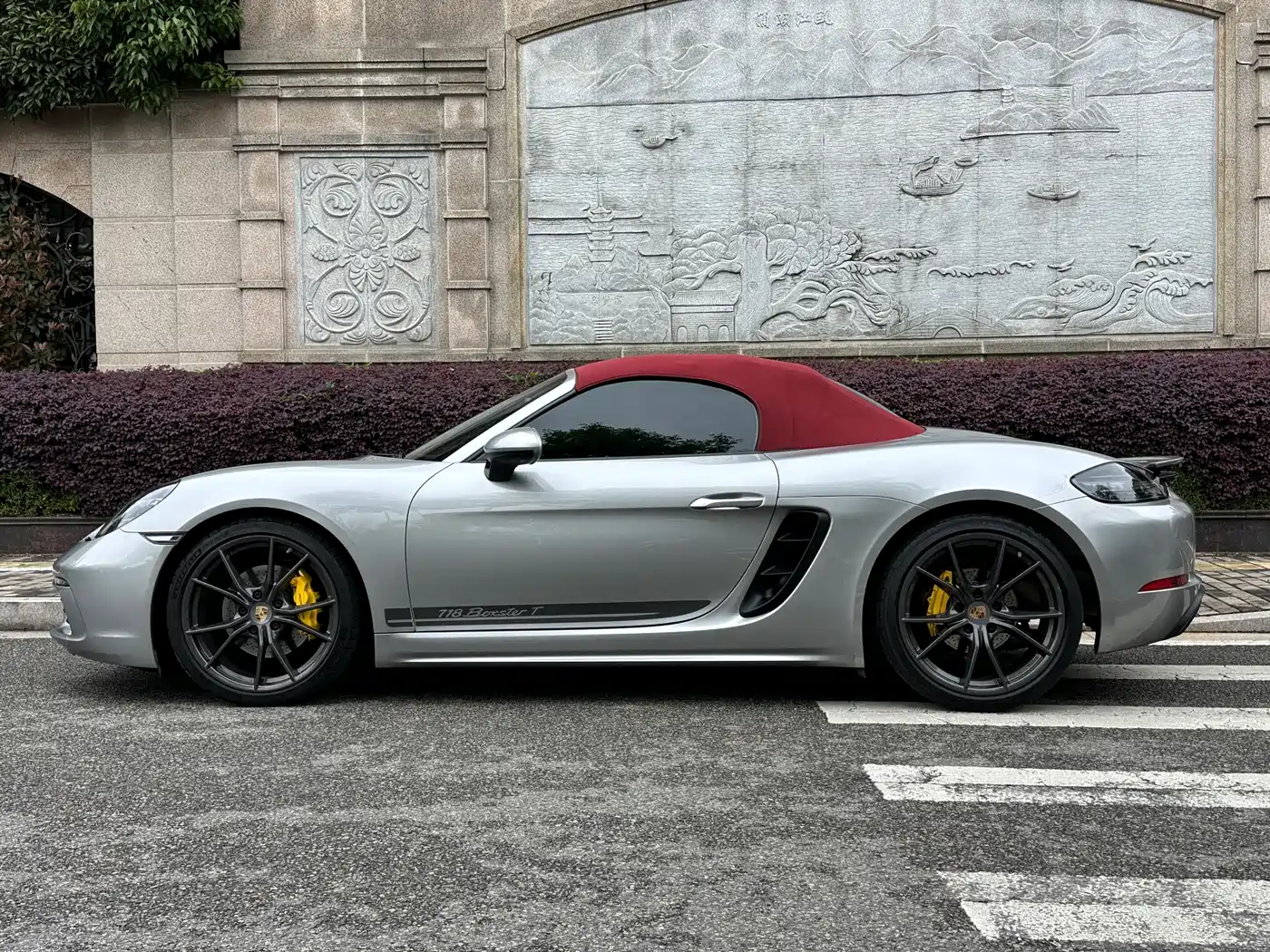 PORSCHE 718