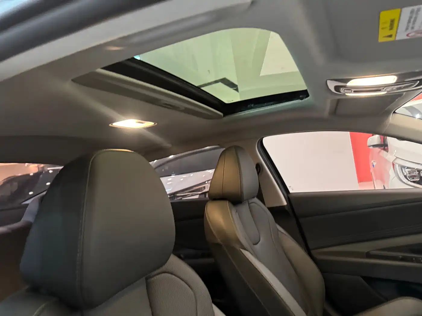 Hyundai Elantra 2023 1.5L CVT GLX Elite Edition фото 12