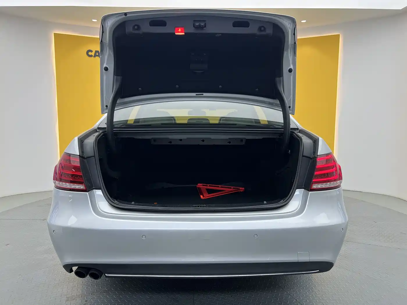 Mercedes-Benz E-Class 2014 E 260 L Sport фото 25