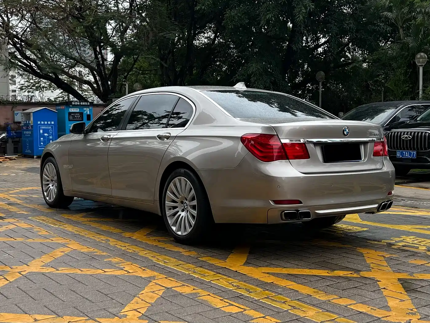 BMW 7 Series 2012 760Li 25th Anniversary Limited Edition фото 11