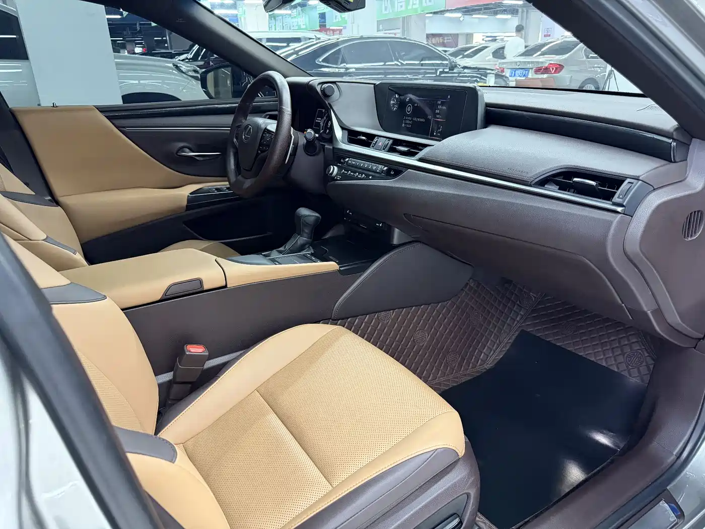 Lexus ES 2020 200 Excellence фото 5