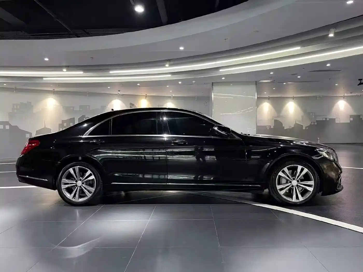 Фото 4 - Mercedes-Benz S-Class