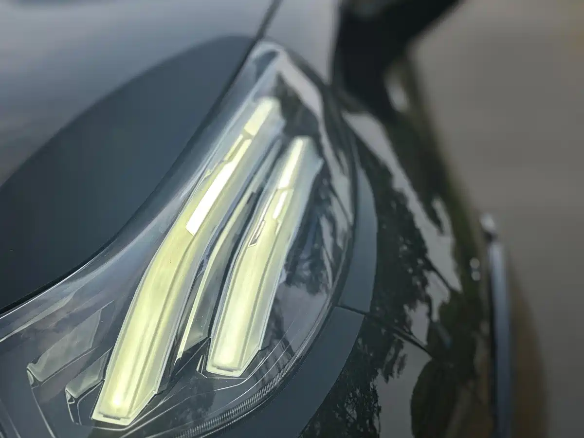 LYNK & CO. 02 HATCHBACK