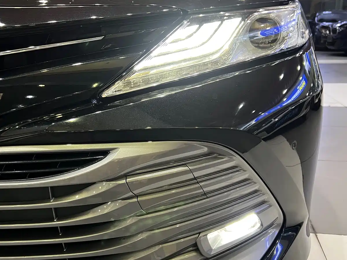 Toyota Camry 2018 2.5G Luxury Edition фото 26