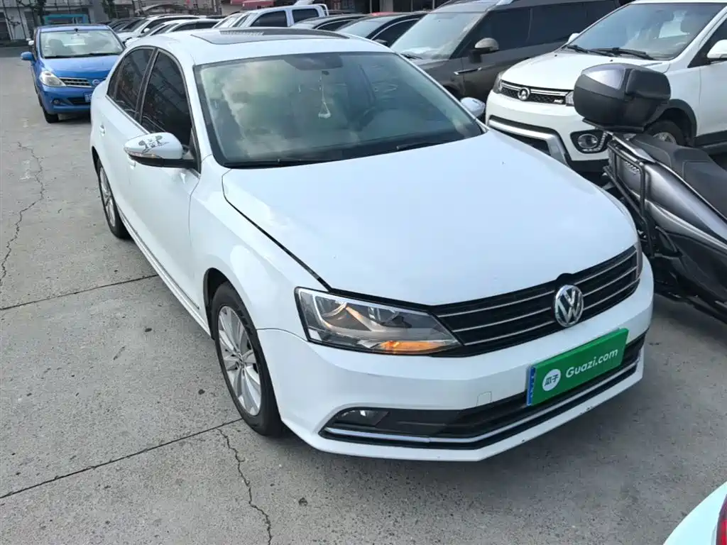 Volkswagen Sagitar 2015 1.6L Automatic Comfort фото 22