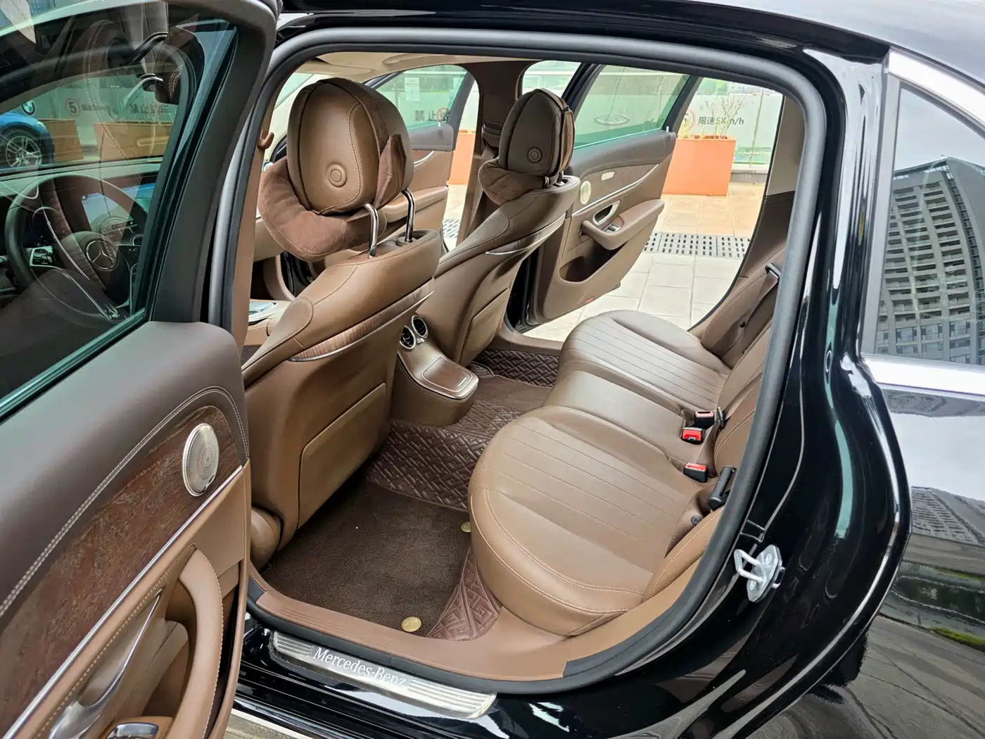 MERCEDES-BENZ E CLASS