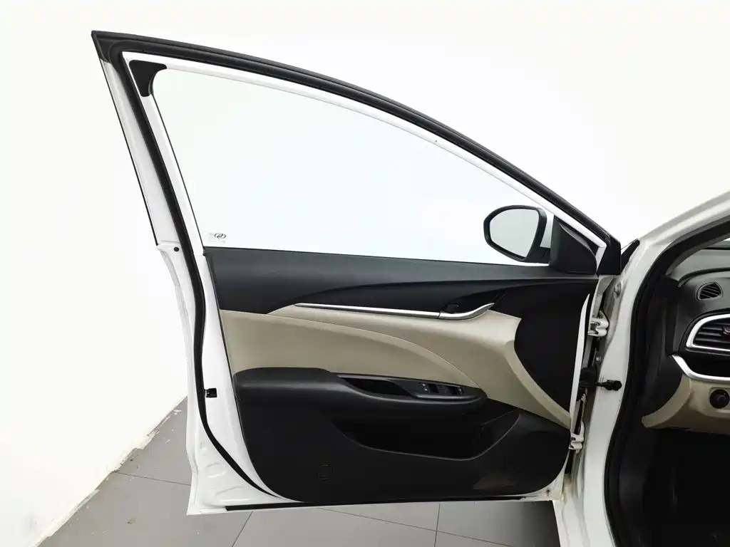 Photo 8 - Buick Excelle
