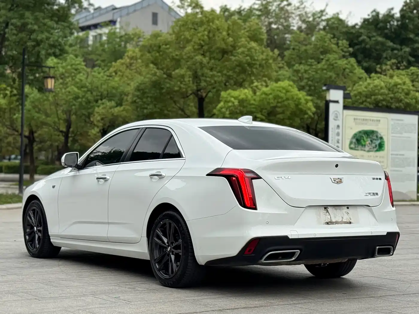 CADILLAC CT4