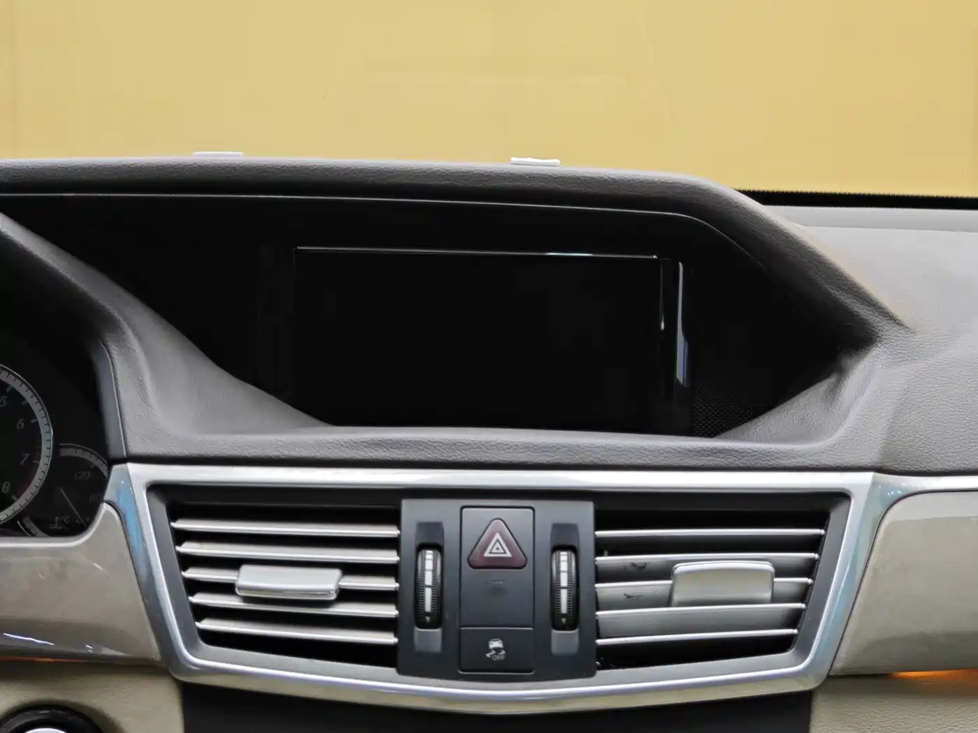 Mercedes-Benz E-Class (Import) 2009 Model E 300 Elegance Version фото 16