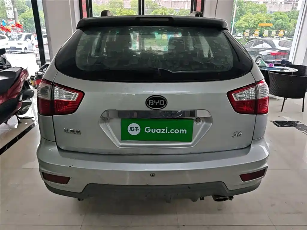 BYD S6 2014 Model 2.0L Manual Elite 5-Seater фото 6
