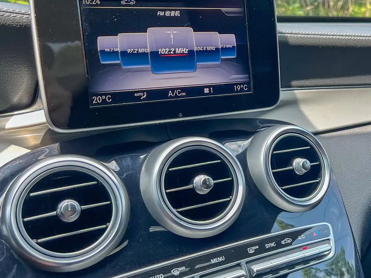Mercedes-Benz GLC Coupe 2019 GLC 200 4MATIC Coupe SUV фото 10