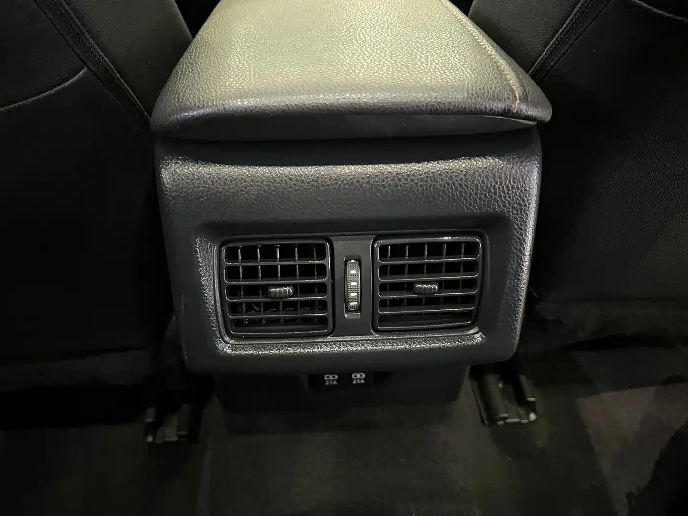 Toyota Camry 2018 2.5G Luxury Edition фото 18