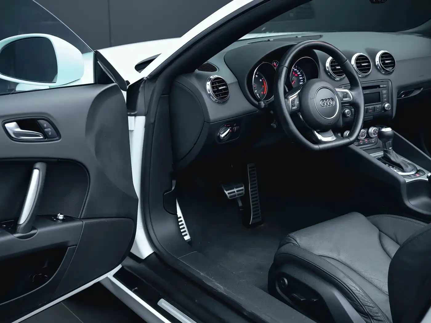 Audi TT 2013 TT Roadster 45 TFSI фото 8