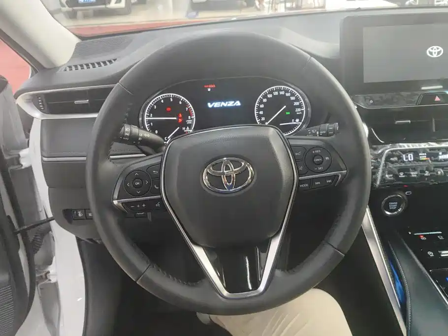 Фото 15 - Toyota Venza