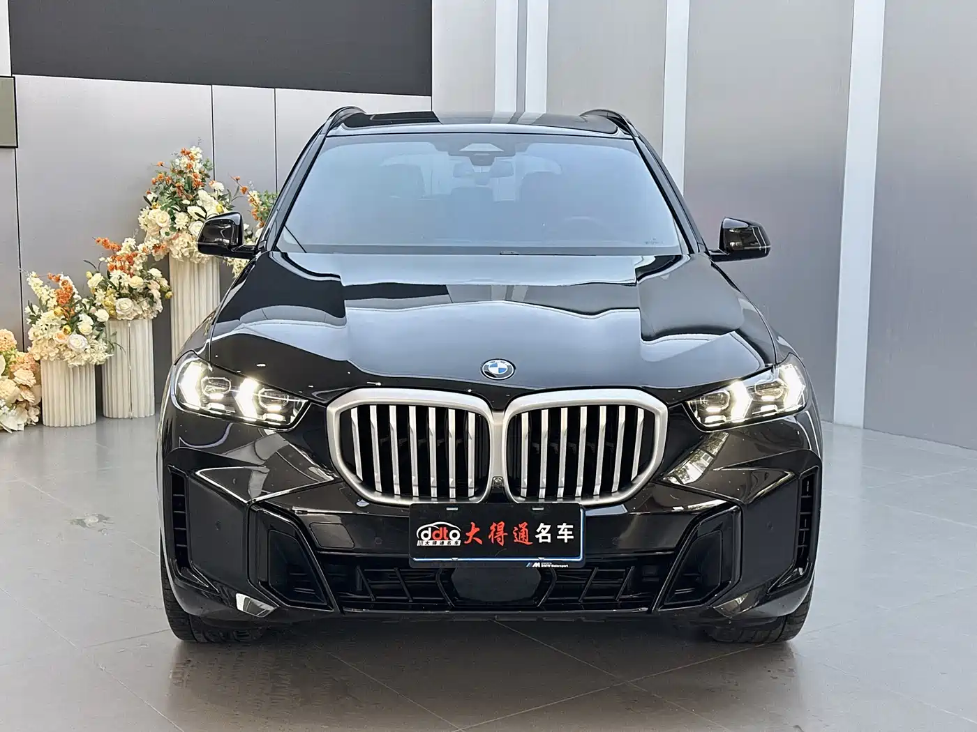 BMW X5 2023 xDrive 40Li M Sport Black Night Package фото 2