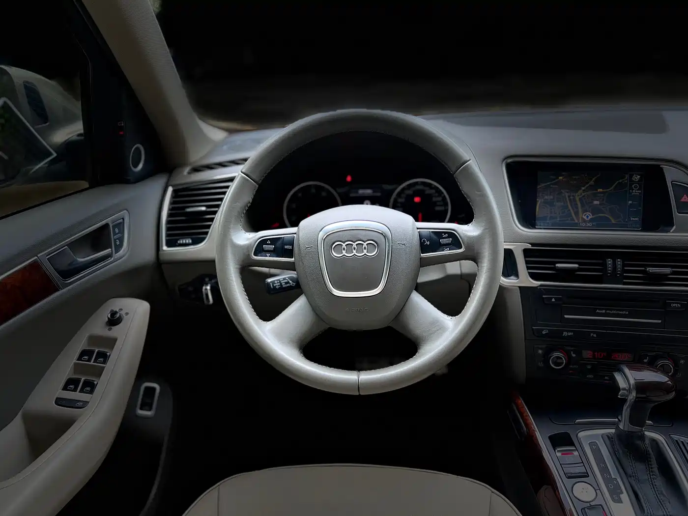 Audi Q5 2011 2.0TFSI Comfort фото 9