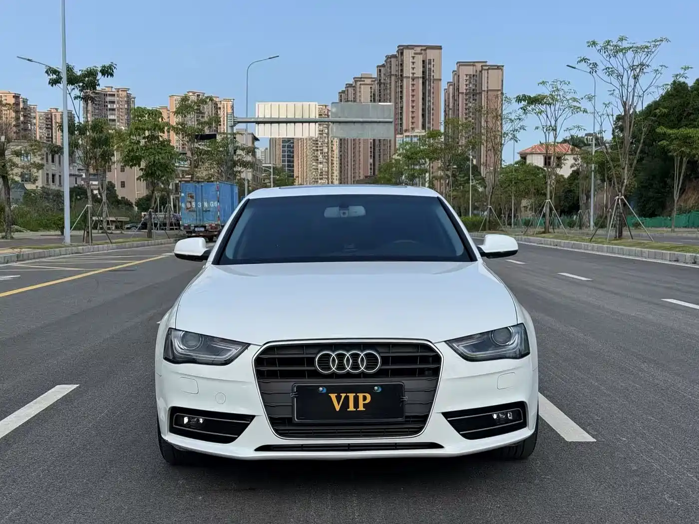 Audi A4L 2016 30 TFSI Collector's Edition Automatic Comfort фото 2