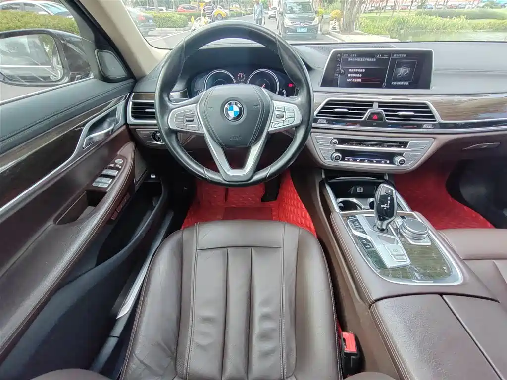 BMW 7 Series 2016 730Li Leading фото 7