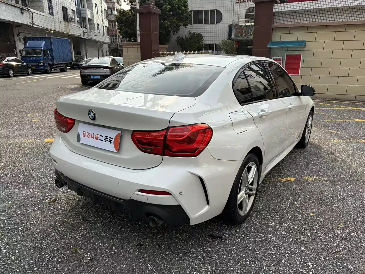 BMW 1 Series 2021 120i M Sport фото 5
